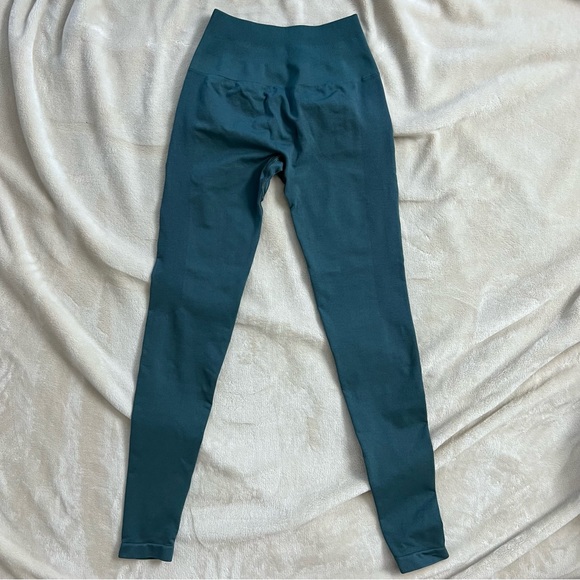 *SOLD* ALPHALETE Amplify Leggings – Pier Blue - Picture 2 of 4